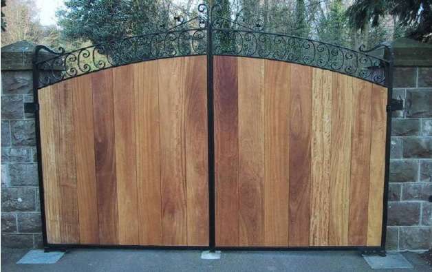 Mẫu cánh cổng gỗ đẹp 