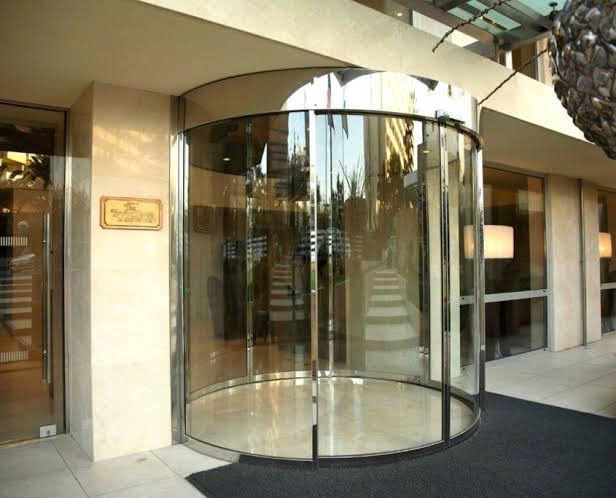 cửa trượt cong tự động