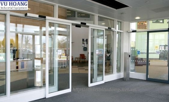Cách xử lí cửa tự động đóng mở liên tục