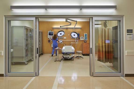 Cửa tự động bệnh viện – thiết bị an toàn, tiện nghi