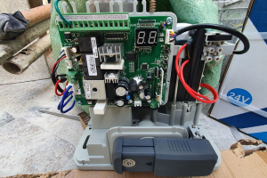 Cách Xử Lý Lỗi Board Mạch Điều Khiển Cửa Tự Động Tại KCN Bình Dương