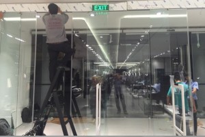 Cửa kính tự động giá rẻ tại thành phố Hồ Chí Minh