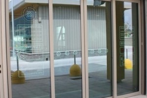 Cửa tự động Nhật Bản giá rẻ