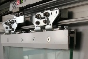 Kẹp kính cửa tự động