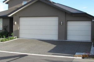 Phân phối cửa nâng garage chính hãng